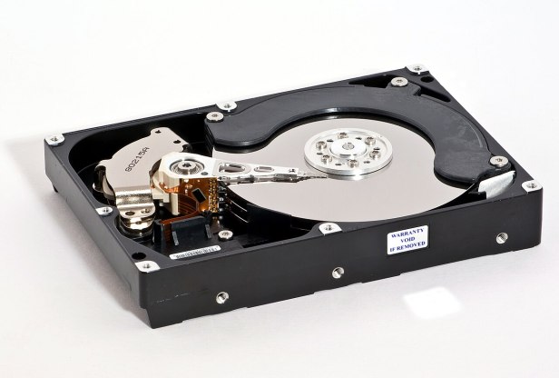 Güvenlik kamerası sistemi için harddisk örneği